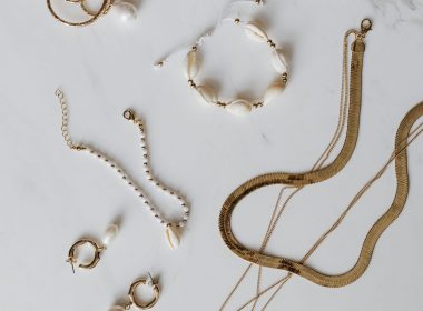mixed-gold-jewellery-2021-09-02-06-01-35-utc